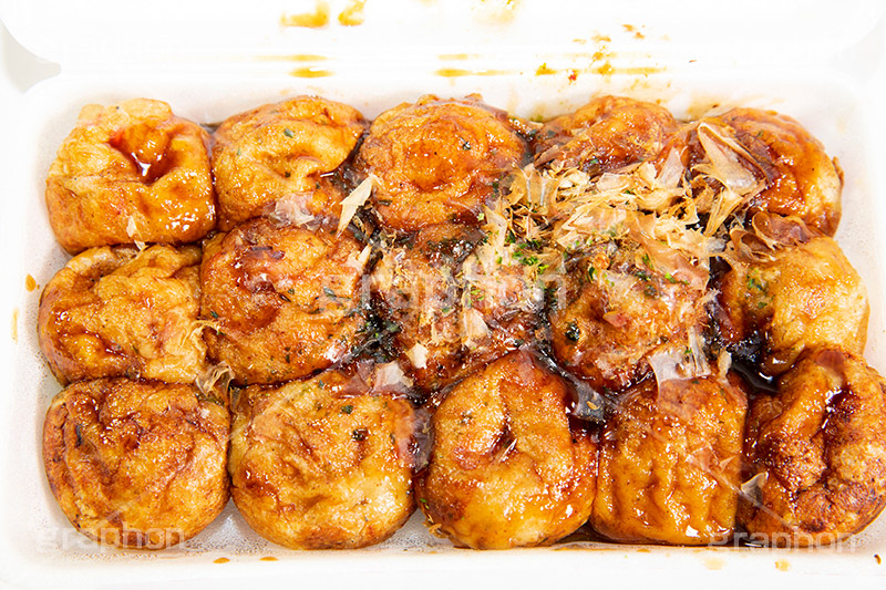 トロトロたこ焼き,たこ焼き,たこやき,タコヤキ,とろとろ,大阪名物,粉もん,小麦粉,青のり,かつお節,ソース,ソウルフード,日本料理,日本食,和食,アツアツ,あつあつ,熱々,たこ,タコ,ファーストフード,ファストフード,フルサイズ撮影,祭り,夏祭り,屋台,出店,露店,japan
