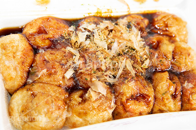トロトロたこ焼き,たこ焼き,たこやき,タコヤキ,とろとろ,大阪名物,粉もん,小麦粉,青のり,かつお節,ソース,ソウルフード,日本料理,日本食,和食,アツアツ,あつあつ,熱々,たこ,タコ,ファーストフード,ファストフード,フルサイズ撮影,祭り,夏祭り,屋台,出店,露店,japan