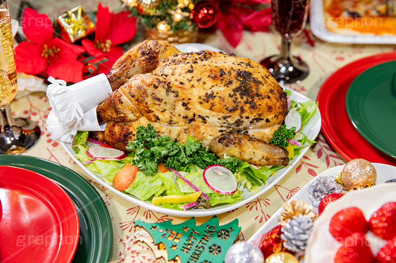 ローストチキン,チキン,もも,肉,鶏,鶏肉,クリスマスディナー,クリスマスパーティー,クリスマス,パーティー,七面鳥,ハーブ,ディナー,冬,オーブン,グリル,サラダ,洋食,丸焼き,chicken,CHRISTMAS,party,dinner,winter,herb,salad,フルサイズ撮影