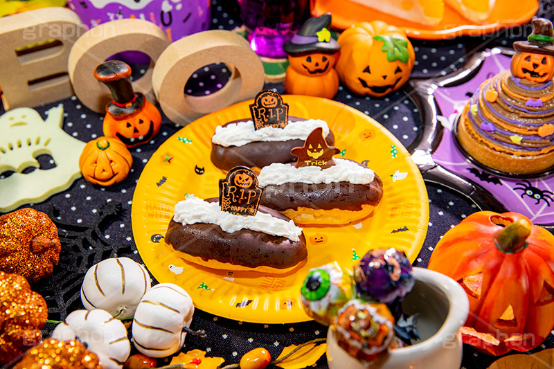 ハロウィンスイーツ,ハロウィンパーティー,パーティー,ハロウィン,はろうぃん,ハロウィーン,コーディネート,イベント,かぼちゃ,カボチャ,南瓜,パンプキン,スイーツ,秋,おやつ,デザート,ゴースト,お化け,オバケ,おばけ,ジャックオランタン,ジャックオーランタン,クリーム,生クリーム,エクレア,チョコ,チョコレート,お菓子,菓子,トリート,こども,子供,キッズ,行事,かわいい,可愛い,カワイイ,ポップ,POP,Halloween,sweet,dessert,pumpkin,kids,chocolate,cream,ghost,RIP,フルサイズ撮影