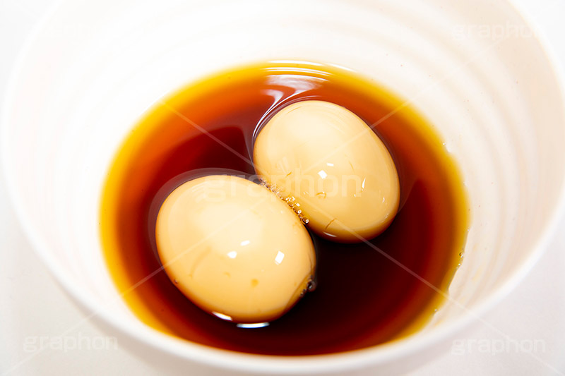 煮卵,味玉,卵,たまご,タマゴ,和食,日本食,つまみ,おつまみ,タレ,つゆ,egg,japan,フルサイズ撮影