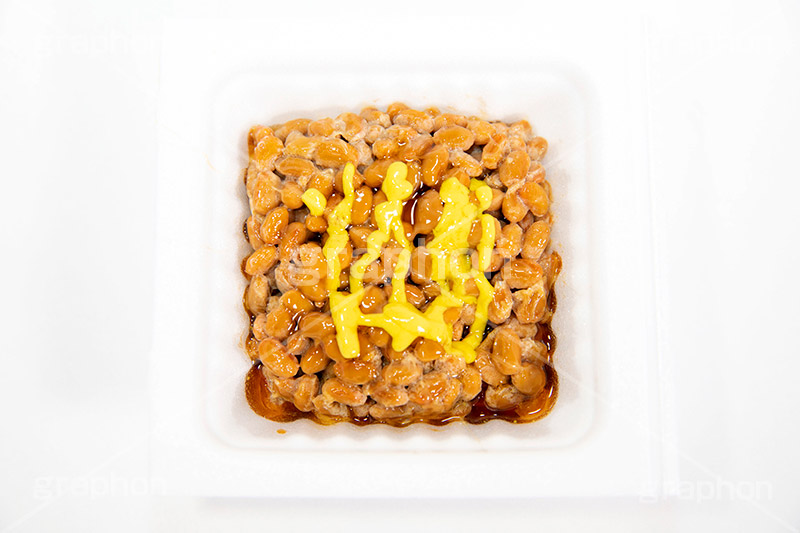 納豆,ご飯,糸,朝食,和食,日本食,日本料理,たれ,タレ,混ぜ,からし,japan,soy,beans,natto,フルサイズ撮影