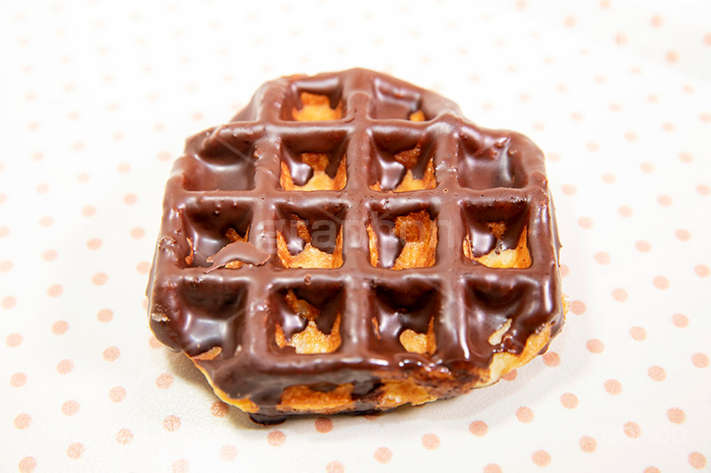 チョコレートワッフル,チョコレート,チョコ,コーティング,ワッフル,焼き,甘い,デザート,スイーツ,おやつ,カフェ,バター,垂れ,chocolate,waffle,cake,dessert,sweet,cafe,butter