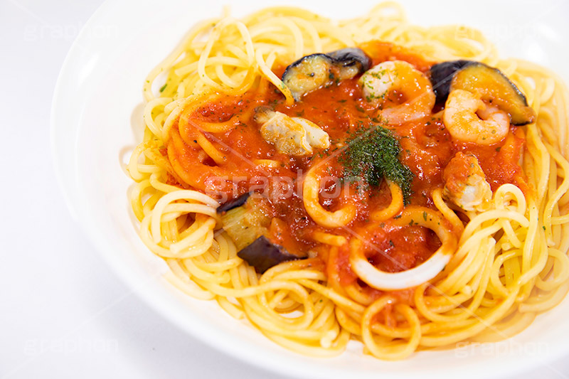 ペスカトーレ,トマト,シーフード,パスタ,あさり,いか,イカ,パセリ,アサリ,ナス,茄子,洋食,麺料理,麺類,フルサイズ撮影,pasta,seafood,tomato