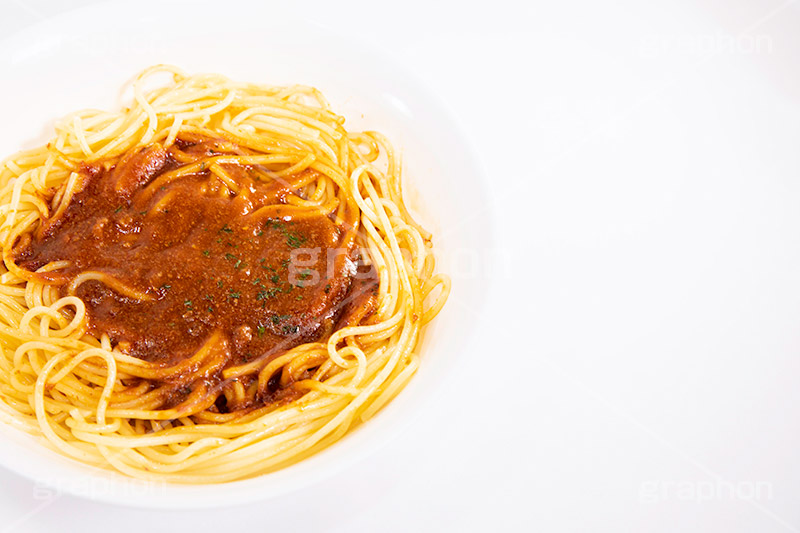 ミートソースパスタ,ミートソーススパゲティ,ミートソース,ミート,ひき肉,ソース,パスタ,オイル,油,高カロリー,カロリー,洋食,麺料理,麺類,フルサイズ撮影,pasta