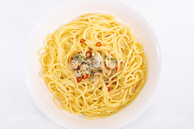 ボンゴレパスタ,ボンゴレ,あさり,アサリ,パスタ,鷹の爪,バジル,ニンニク,にんにく,和風,洋食,麺料理,麺類,フルサイズ撮影,pasta