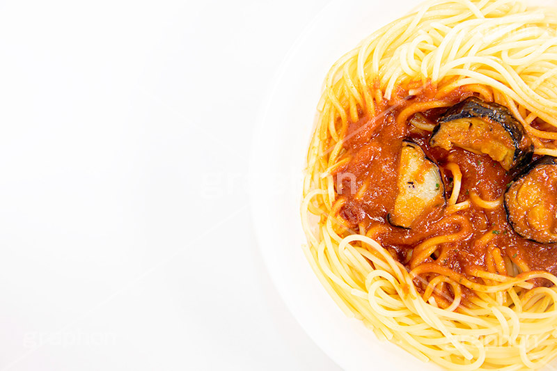 茄子のミートソースパスタ,ミートソースパスタ,ミートソーススパゲティ,ミートソース,ミート,ひき肉,なす,茄子,ソース,パスタ,オイル,油,高カロリー,カロリー,洋食,麺料理,麺類,フルサイズ撮影,pasta