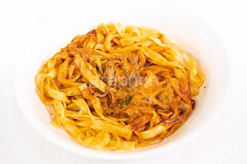 ボロネーゼ,ミートソース,ミート,ひき肉,牛肉,キノコ,きのこ,ソース,パスタ,オイル,油,高カロリー,カロリー,洋食,麺料理,麺類,フルサイズ撮影,pasta