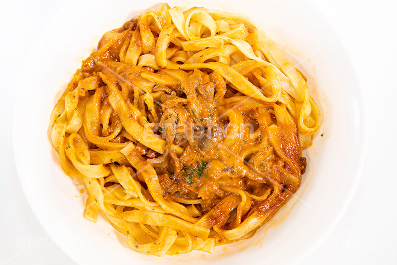 ボロネーゼ,ミートソース,ミート,ひき肉,牛肉,キノコ,きのこ,ソース,パスタ,オイル,油,高カロリー,カロリー,洋食,麺料理,麺類,フルサイズ撮影,pasta