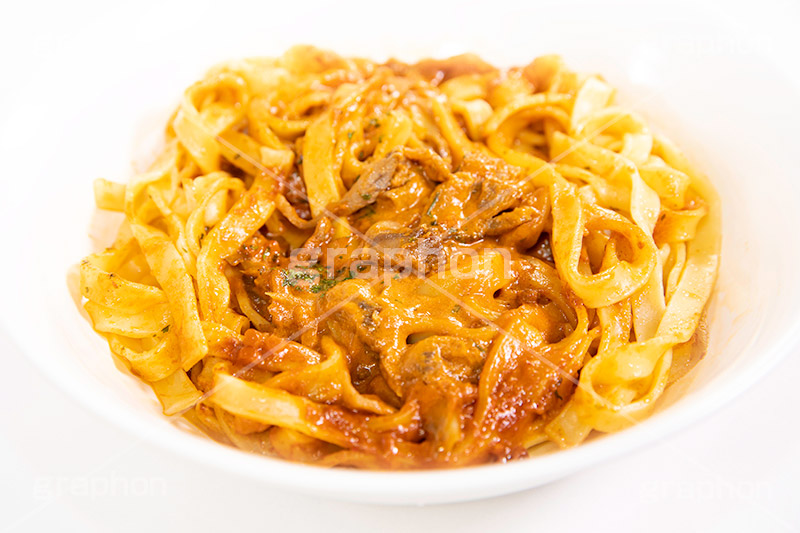 ボロネーゼ,ミートソース,ミート,ひき肉,牛肉,キノコ,きのこ,ソース,パスタ,オイル,油,高カロリー,カロリー,洋食,麺料理,麺類,フルサイズ撮影,pasta