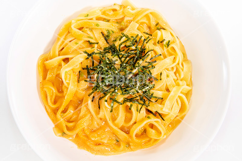 たらこクリームパスタ,たらこ,タラコ,クリームパスタ,クリーム,きざみのり,刻み海苔,パスタ,高カロリー,カロリー,洋食,麺料理,麺類,フルサイズ撮影,pasta
