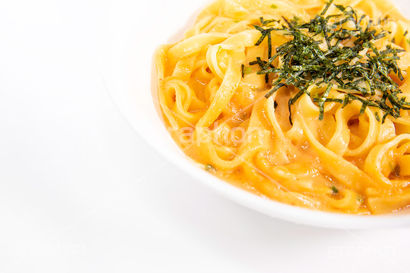 たらこクリームパスタ,たらこ,タラコ,クリームパスタ,クリーム,きざみのり,刻み海苔,パスタ,高カロリー,カロリー,洋食,麺料理,麺類,フルサイズ撮影,pasta