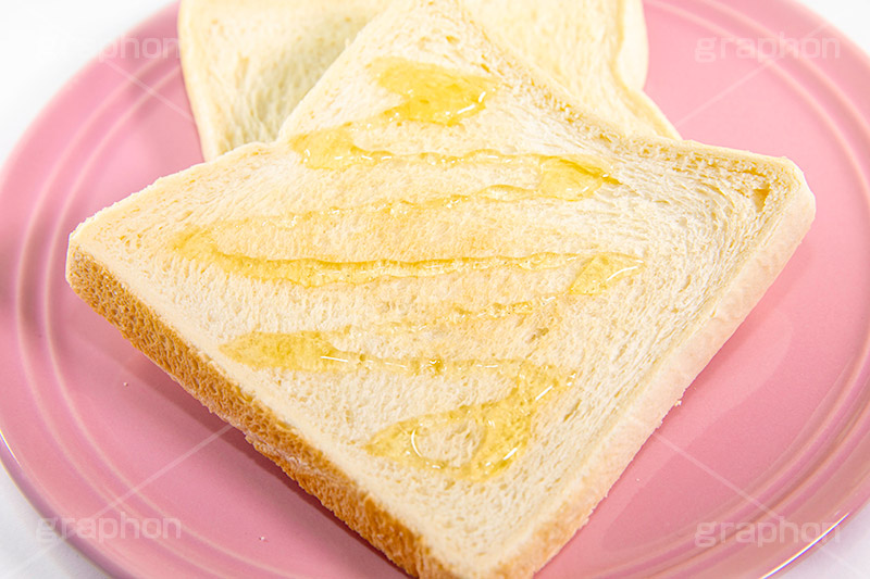 トーストにハチミツ,ハチミツ,蜂蜜,はちみつ,トースト,食パン,パン,ぱん,ブレックファースト,朝食,小麦,生地,発酵,焼く,甘い,bread,breakfast,フルサイズ撮影