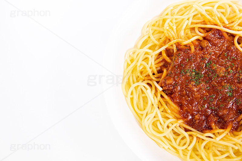 ミートソーススパゲティ,ミートソースパスタ,ミートソース,ミート,ひき肉,パセリ,ソース,パスタ,オイル,油,高カロリー,カロリー,洋食,麺料理,麺類,pasta,フルサイズ撮影