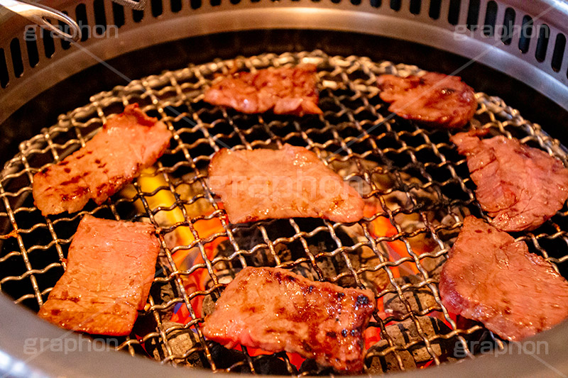焼肉,焼き肉,やきにく,焼く,にく,肉,網,肉食,炭火,カルビ,網,ハラミ,ロース,焼く