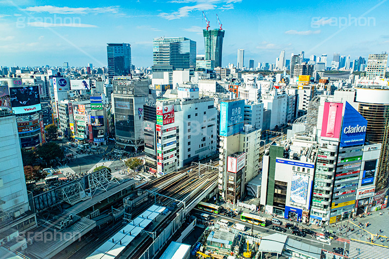 渋谷の街並み,渋谷スクランブル交差点,渋谷,しぶや,ハチ公,観光,交差点,渋谷駅,駅前,スクランブル,山手線,東口,道玄坂,スクランブルスクエア,shibuya,japan