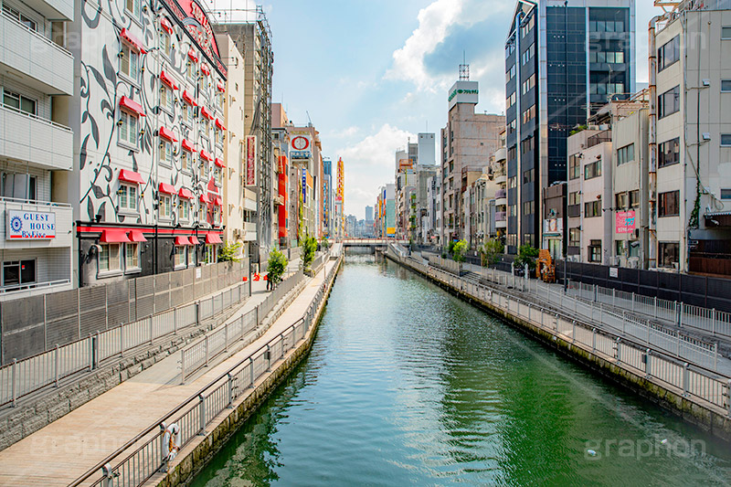 早朝の道頓堀川,道頓堀川,道頓堀,繁華街,観光地,大阪,大阪府,大阪市,中央区,なんば,とんぼり,リバーウォーク,japan,osaka,フルサイズ撮影