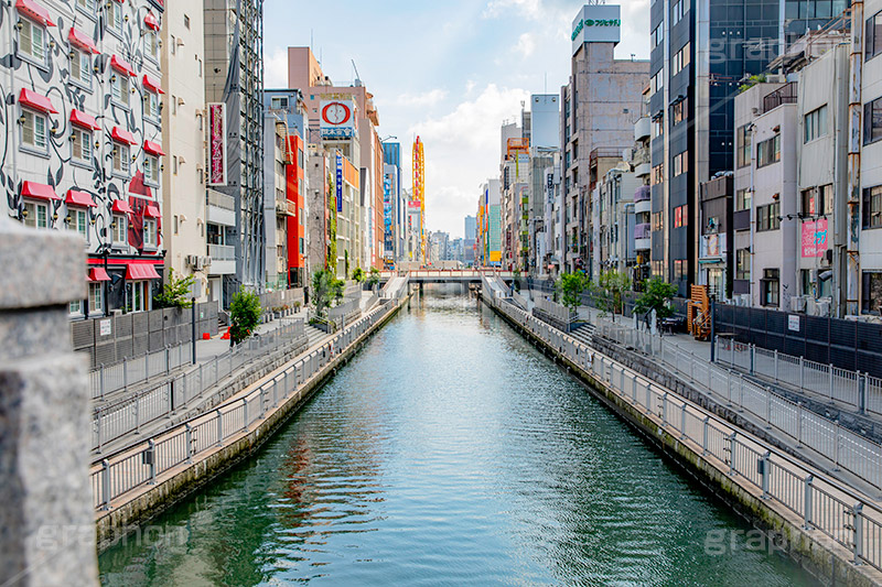早朝の道頓堀川,道頓堀川,道頓堀,繁華街,観光地,大阪,大阪府,大阪市,中央区,なんば,とんぼり,リバーウォーク,japan,osaka,フルサイズ撮影