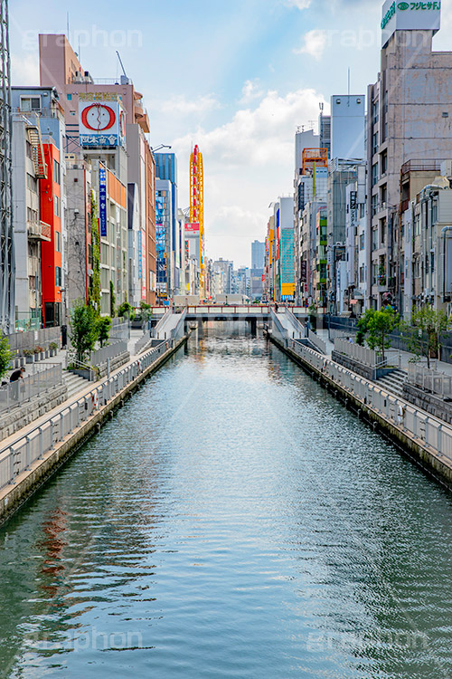 早朝の道頓堀川,道頓堀川,道頓堀,繁華街,観光地,大阪,大阪府,大阪市,中央区,なんば,とんぼり,リバーウォーク,japan,osaka,フルサイズ撮影