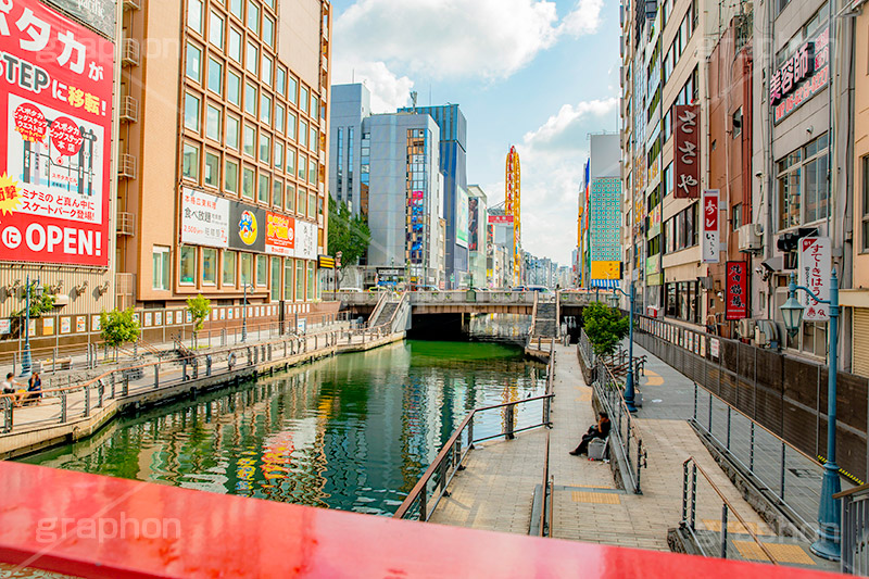 早朝の道頓堀川,道頓堀川,道頓堀,繁華街,観光地,大阪,大阪府,大阪市,中央区,なんば,とんぼり,リバーウォーク,japan,osaka,フルサイズ撮影