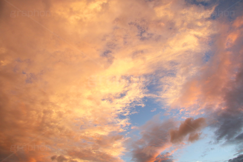 夕焼け,夕日,夕方,夕,日の入り,オレンジ,赤,染,雲,空,日没,現象,きれい,キレイ,綺麗,沈,空/天気,sunset