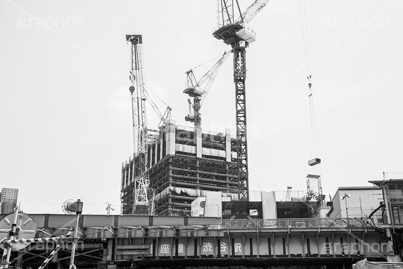 変わる渋谷(モノクロ),モノクロ,白黒,しろくろ,モノクローム,単色画,単彩画,単色,