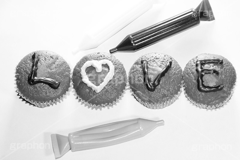 LOVE(モノクロ),モノクロ,白黒,しろくろ,モノクローム,単色画,単彩画,単色,