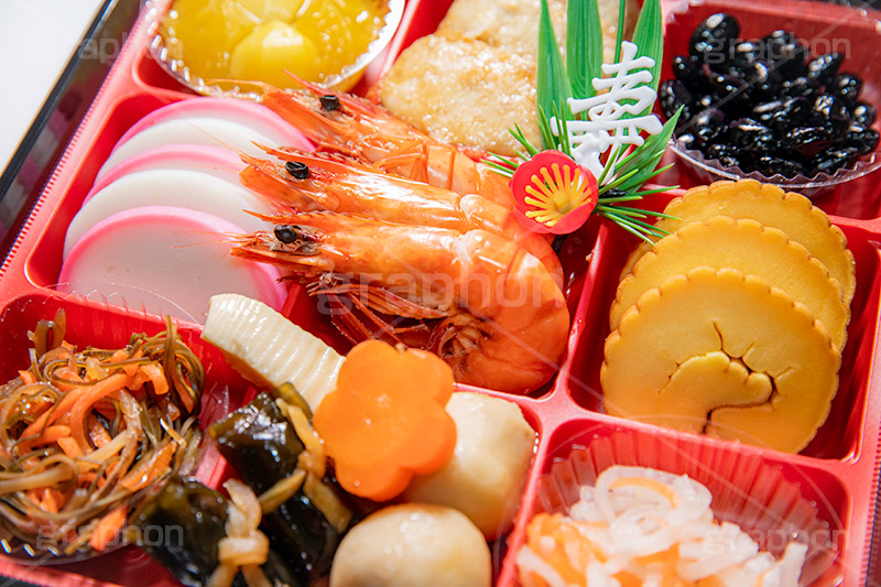 おせち,おせち料理,年賀状,年明け,正月,お正月,祝い,お祝い,和風,和食,日本食,伝統,イベント,パーティー,行事,賀正,焼き豚,焼豚,チャーシュー,黒豆,くり,栗きんとん,栗,寿,伊達巻,昆布,海老,エビ,えび,煮,煮物,昆布巻き,昆布,こんぶ,かまぼこ,カマボコ,膾,なます,新年会,あけおめ,party,event,japan,フルサイズ撮影