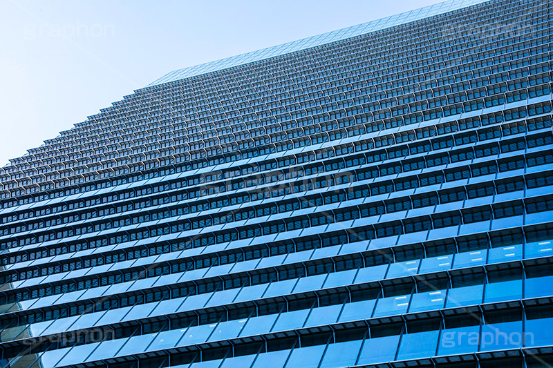 ビルの窓,窓,まど,ビル,都会,ビル群,高層ビル,ビジネス,オフィス街,オフィス,仕事,office,building,フルサイズ撮影