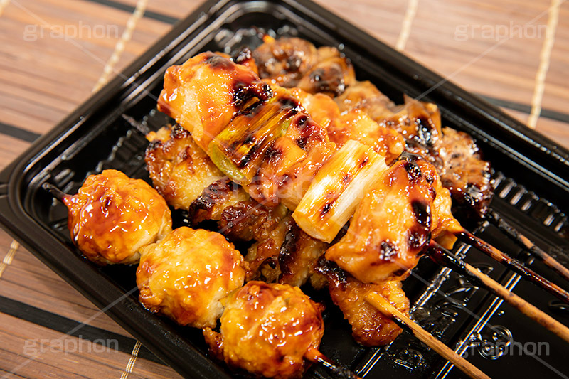 串焼き盛り合わせ,串,やきとり,焼き鳥,鶏,鶏肉,レバー,ネギま,ねぎま,鶏皮,タレ,たれ,つまみ,居酒屋,日本料理,日本食,和食,焼き,おつまみ,japan,フルサイズ撮影