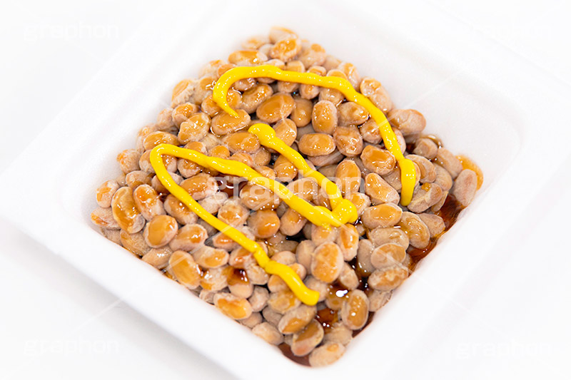 納豆,ご飯,糸,朝食,和食,日本食,日本料理,たれ,タレ,混ぜ,からし,japan,soy,beans,natto,フルサイズ撮影