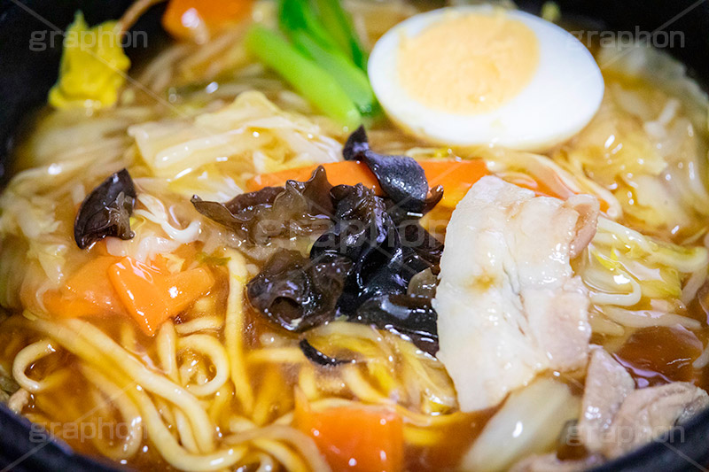 あんかけ焼きそば,あんかけかた焼きそば,あんかけ,かた焼きそば,焼きそば,やきそば,たまご,タマゴ,熱々,アツアツ,きくらげ,キクラゲ,白菜,豚肉,麺,麺類,中華,コンビニ,フルサイズ撮影