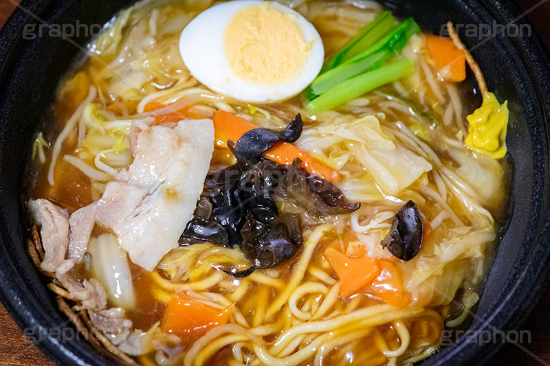 あんかけ焼きそば,あんかけかた焼きそば,あんかけ,かた焼きそば,焼きそば,やきそば,たまご,タマゴ,熱々,アツアツ,きくらげ,キクラゲ,白菜,豚肉,麺,麺類,中華,コンビニ,フルサイズ撮影