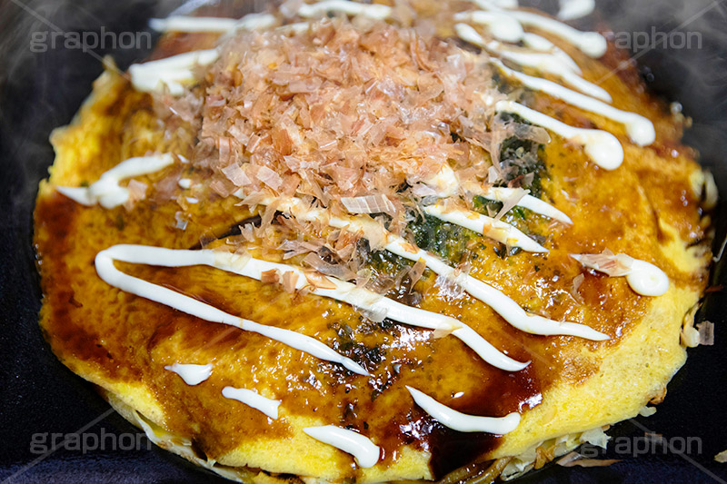お好み焼,粉もん,かつお節,鰹節,青のり,青海苔,マヨネーズ,ソウルフード,ソース,つまみ,おつまみ,湯気,soulfood,japan,フルサイズ撮影