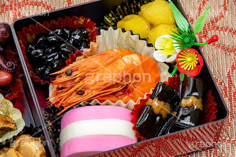 おせち,おせち料理,年明け,正月,お正月,祝い,お祝い,新年会,あけおめ,和風,和食,日本食,伝統,イベント,パーティー,行事,賀正,黒豆,伊達巻き,伊達巻,かまぼこ,カマボコ,栗きんとん,栗,海老,エビ,えび,昆布巻き,昆布,こんぶ,party,event,japan,フルサイズ撮影