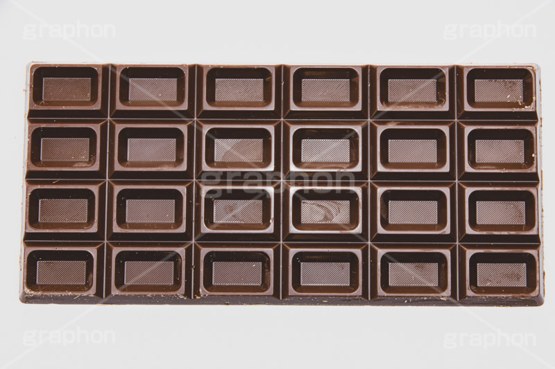 板チョコ,いたちょこ,ミルク,ビター,チョコレート,チョコ,甘い,菓子,スイーツ,カカオ,バレンタイン,バレンタインデー,おやつ,ショコラ,恋愛,告白,恋,愛,お菓子,テクスチャ,テクスチャー,texture,chocolate,bitter,sweet,cacao,valentine,フルサイズ撮影