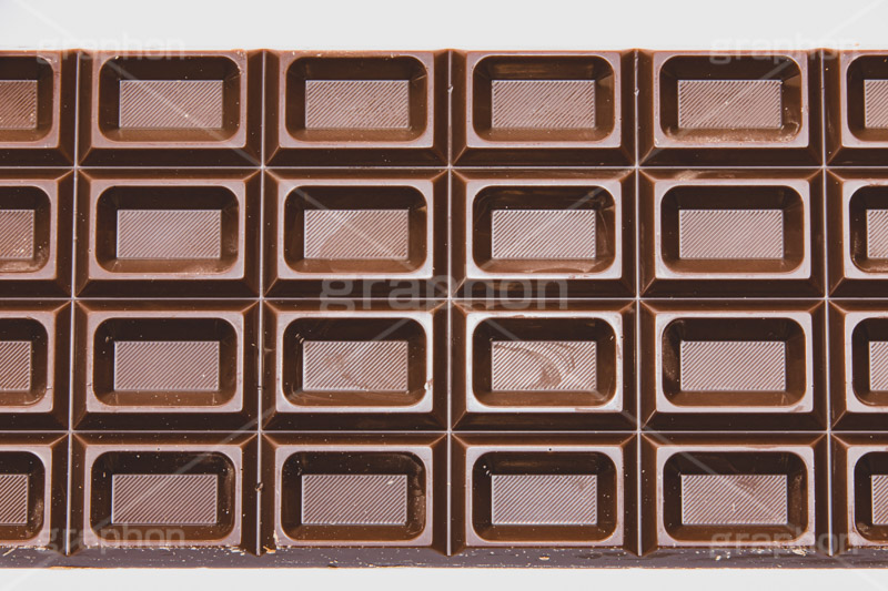 板チョコ,いたちょこ,ミルク,ビター,チョコレート,チョコ,甘い,菓子,スイーツ,カカオ,バレンタイン,バレンタインデー,おやつ,ショコラ,恋愛,告白,恋,愛,お菓子,テクスチャ,テクスチャー,texture,chocolate,bitter,sweet,cacao,valentine,フルサイズ撮影