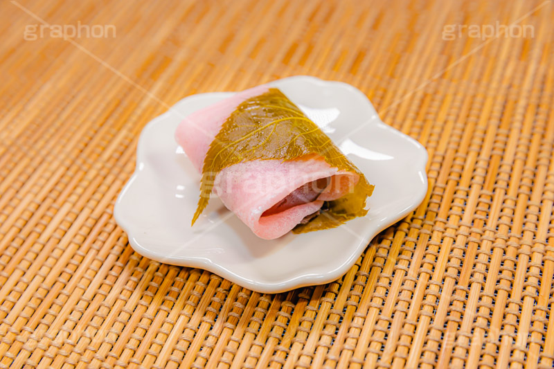 桜餅,桜もち,餅,長命寺,あんこ,餡子,関東,花より団子,団子,桜,さくら,サクラ,花見,お花見,春,スイーツ,おやつ,菓子,お菓子,和風,和菓子,甘味,和食,日本食,ひな祭り,雛祭り,ひなまつり,blossom,japan,spring,フルサイズ撮影