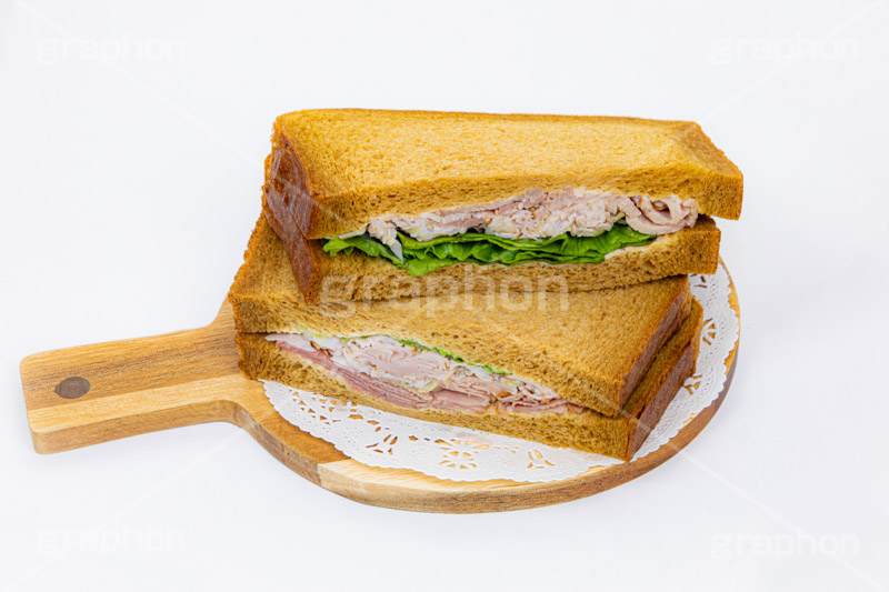 パストラミのサンドイッチ,パストラミ,レタス,ハム,ビーフ,サンドイッチ,サンドウィッチ,モーニング,朝食,ブレックファースト,パン,食パン,カフェ,萌え断,cafe,sandwich,morning,breakfast,bread,フルサイズ撮影