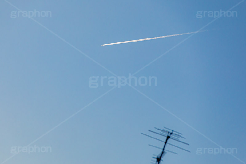 飛行機雲,ひこうき雲,青空,空,晴,雲,お天気,空/天気,空/雲,アンテナ,フルサイズ撮影