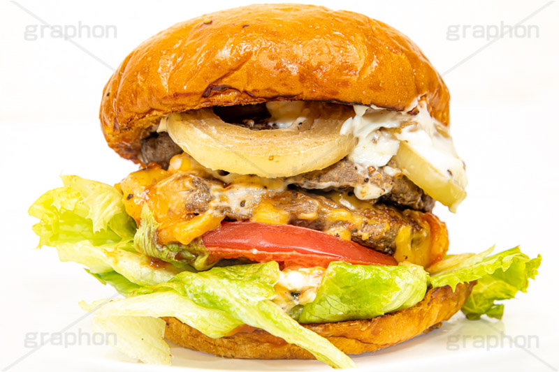 ハンバーガー,バーガー,サンド,パテ,ジューシー,ジャンク,ジャンキー,ジャンクフード,チェーン店,ファーストフード,ファストフード,洋食,ビーフ,牛肉,ベーコン,オニオン,トマト,レタス,チーズ,ソース,cheese,beef,hamburger,tomato,onion,フルサイズ撮影
