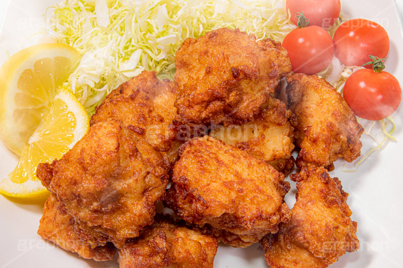 唐揚げ,唐揚げ,からあげ,から揚げ,揚げ物,揚げ,鶏,お惣菜,総菜,おかず,居酒屋,和食,日本食,日本料理,定食,つまみ,おつまみ,油,ジャンキー,カロリー,ジャンクフード,レモン,キャベツ,千切り,プチトマト,ミニトマト,湯気,アツアツ,熱々,lemon,フルサイズ撮影