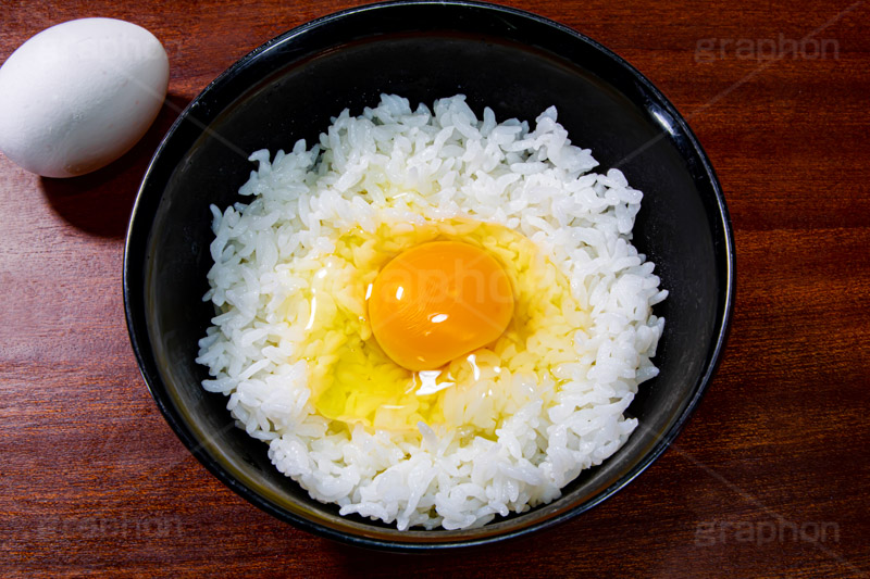 卵かけごはん,卵かけご飯,卵,生卵,TKG,ごはん,あつあつ白飯,白飯,炊き立て炊き立てごはん,炊き,米,白米,ご飯,お米,和食,日本食,日本料理,湯気,茶碗,ちゃわん,グルメ,rice,japan,フルサイズ撮影