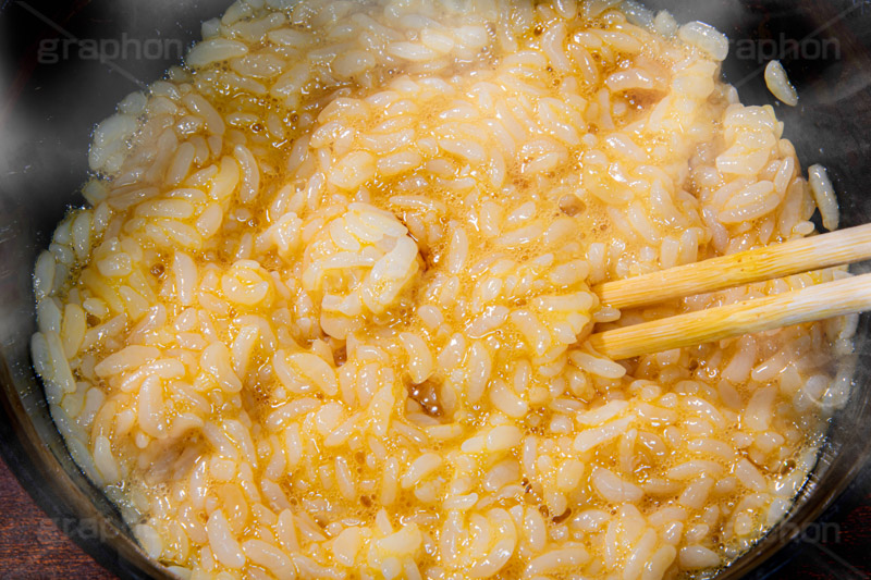 卵かけごはん,卵かけご飯,卵,生卵,TKG,混ぜ,ごはん,あつあつ白飯,炊き立て炊き立てごはん,炊き,米,白米,ご飯,お米,和食,日本食,日本料理,湯気,茶碗,ちゃわん,はし,箸,グルメ,rice,japan,フルサイズ撮影