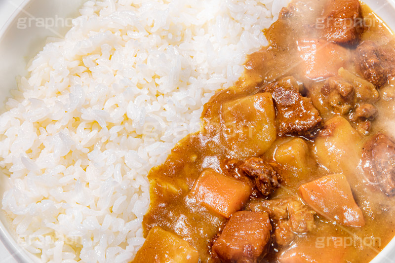 カレーライス,カレー,カリー,具,牛肉,ビーフ,辛い,スパイス,夕飯,夕食,ご飯,ライス,和食,日本料理,日本食,湯気,japan,curry,フルサイズ撮影