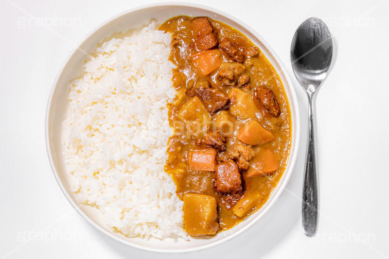 カレーライス,カレー,カリー,具,牛肉,ビーフ,辛い,スパイス,夕飯,夕食,ご飯,ライス,和食,日本料理,日本食,スプーン,japan,spoon,curry,フルサイズ撮影