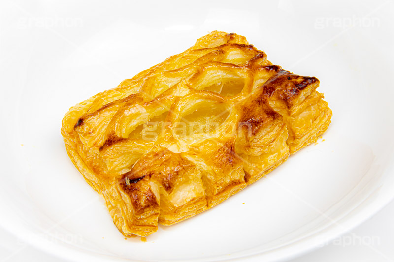 アップルパイ,アップル,りんご,リンゴ,林檎,パイ,パイ生地,パン,ぱん,ブレックファースト,朝食,おやつ,菓子パン,菓子,お菓子,焼き菓子,焼菓子,スイーツ,甘い,サクサク,さくさく,バター,小麦粉,焼き,apple,butter,bread,breakfast,フルサイズ撮影