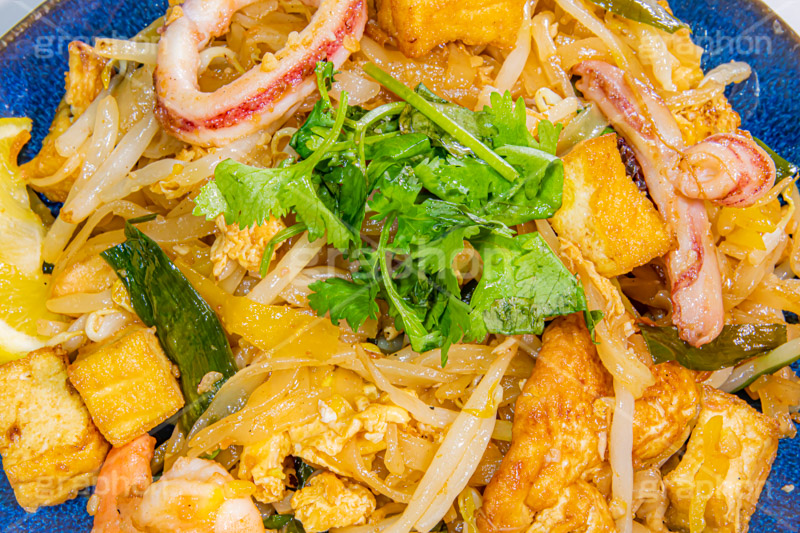 パッタイ,フォー,米粉,麺,麺類,エスニック,オリエンタル,アジアン,エビ,えび,海老,いか,イカ,豆腐,玉子,もやし,モヤシ,ニラ,パクチー,香草,ナッツ,パクチニスト,ethnic,フルサイズ撮影