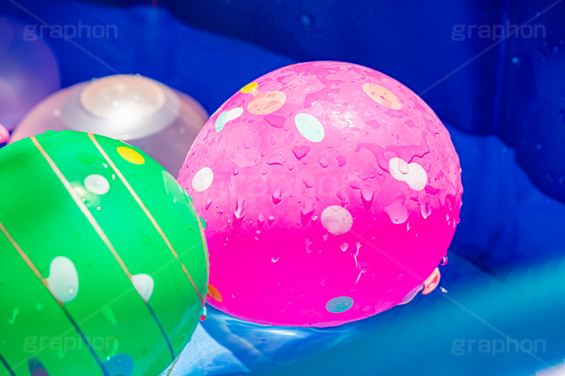 水ヨーヨー,ヨーヨー,水風船,風船,出店,夏祭り,祭,祭り,まつり,清凉,こども,子供,おもちゃ,玩具,水遊び,キッズ,夏,サマー,露店,屋台,夏休み,縁日,景品,的屋,水滴,しずく,雫,summer,festival,japan,TOY,kids,フルサイズ撮影