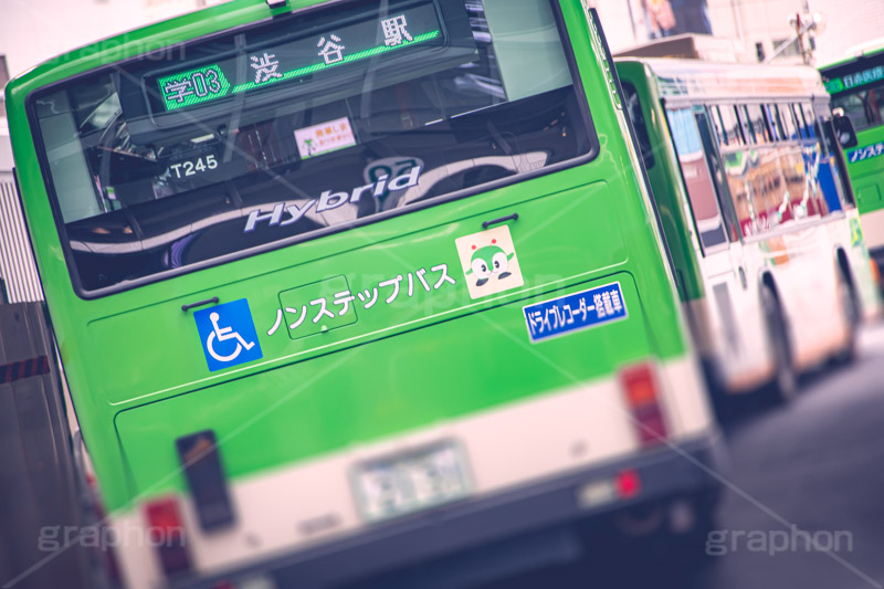 都バス,バス,バス停,バス乗り場,駅前,渋谷,標示,交通,都内,東京,東京都,ノンステップ,ドライブレコーダー,車椅子,bus,フルサイズ撮影